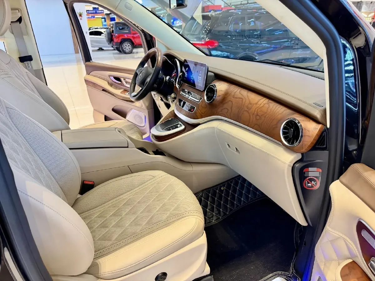 2021 Mercedes-Benz V Class 2.0T 211HP L4 9AT,autocango,china used car exporter,china ev exporter,chinese used car exporter,chinese used ev exporter