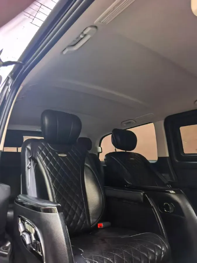 2020 Mercedes-Benz Vito 2.0T 211HP L4 9AT,autocango,china used car exporter,china ev exporter,chinese used car exporter,chinese used ev exporter