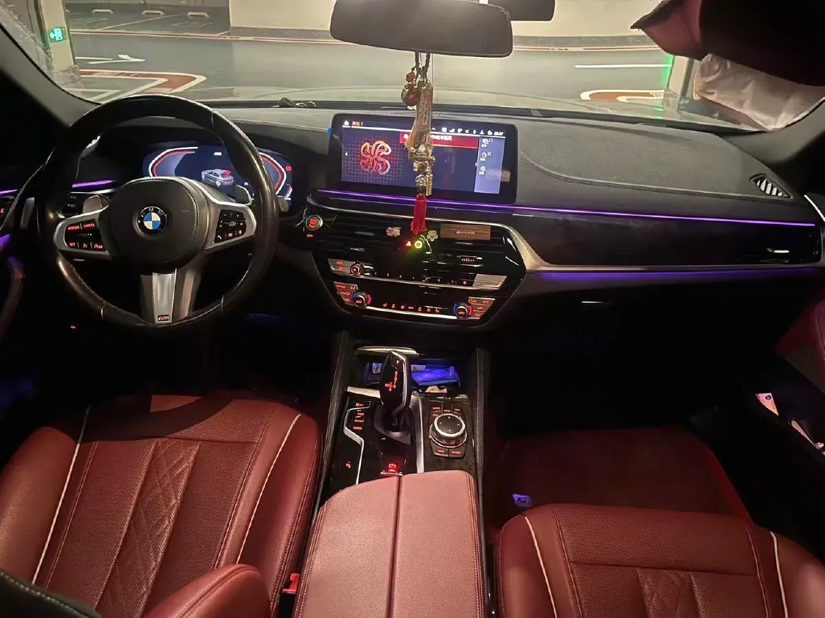 2022 BMW 5 Series 2.0T 252HP L4 8AT,autocango,china used car exporter,china ev exporter,chinese used car exporter,chinese used ev exporter