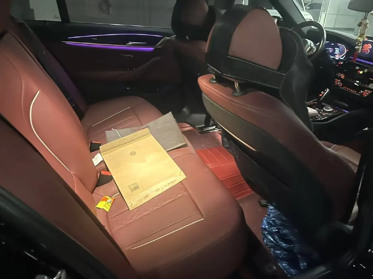 2022 BMW 5 Series 2.0T 252HP L4 8AT,autocango,china used car exporter,china ev exporter,chinese used car exporter,chinese used ev exporter