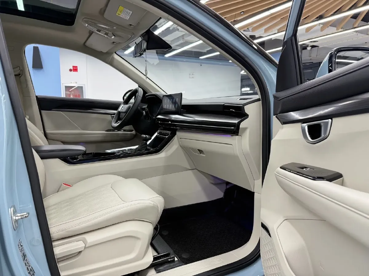2021 WuLing XingChen 1.5T 147HP L4 CVT,autocango,china used car exporter,china ev exporter,chinese used car exporter,chinese used ev exporter