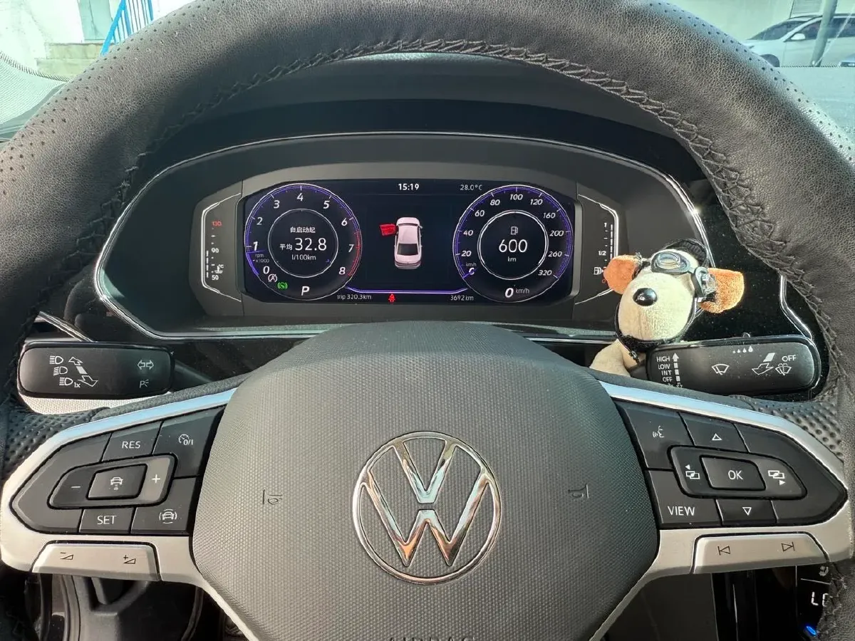 2025 Volkswagen Passat 2.0T 220HP L4 7DCT,autocango,china used car exporter,china ev exporter,chinese used car exporter,chinese used ev exporter