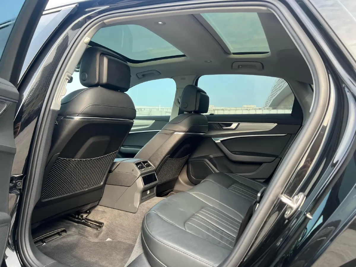 2022 Audi A6L 2.0T 224HP L4 7DCT,autocango,china used car exporter,china ev exporter,chinese used car exporter,chinese used ev exporter