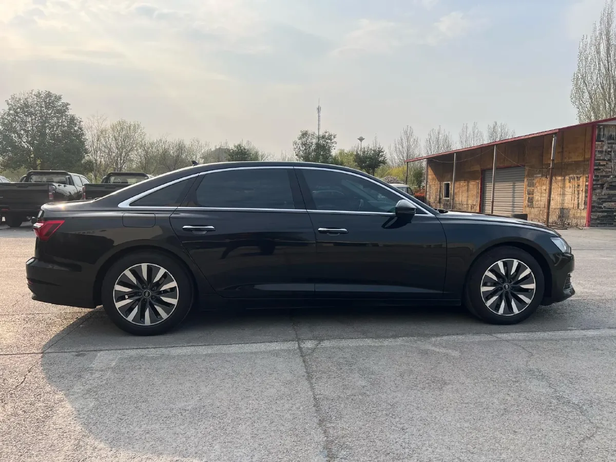 2022 Audi A6L 2.0T 224HP L4 7DCT,autocango,china used car exporter,china ev exporter,chinese used car exporter,chinese used ev exporter