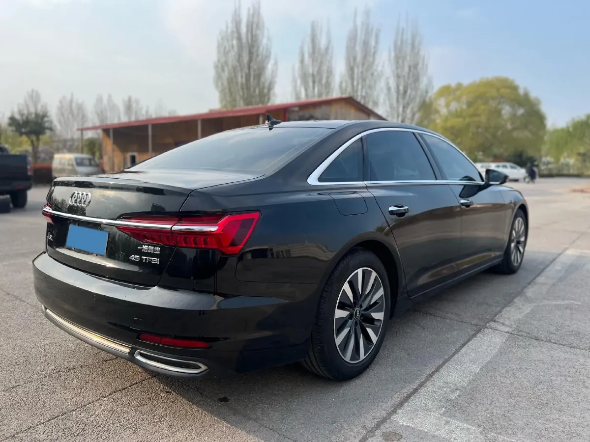 2022 Audi A6L 2.0T 224HP L4 7DCT,autocango,china used car exporter,china ev exporter,chinese used car exporter,chinese used ev exporter