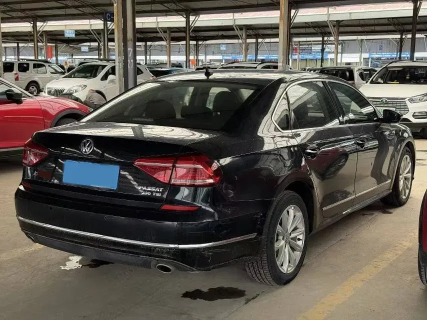 2017 Volkswagen Passat 1.8T 180HP L4 7DCT,autocango,china used car exporter,china ev exporter,chinese used car exporter,chinese used ev exporter
