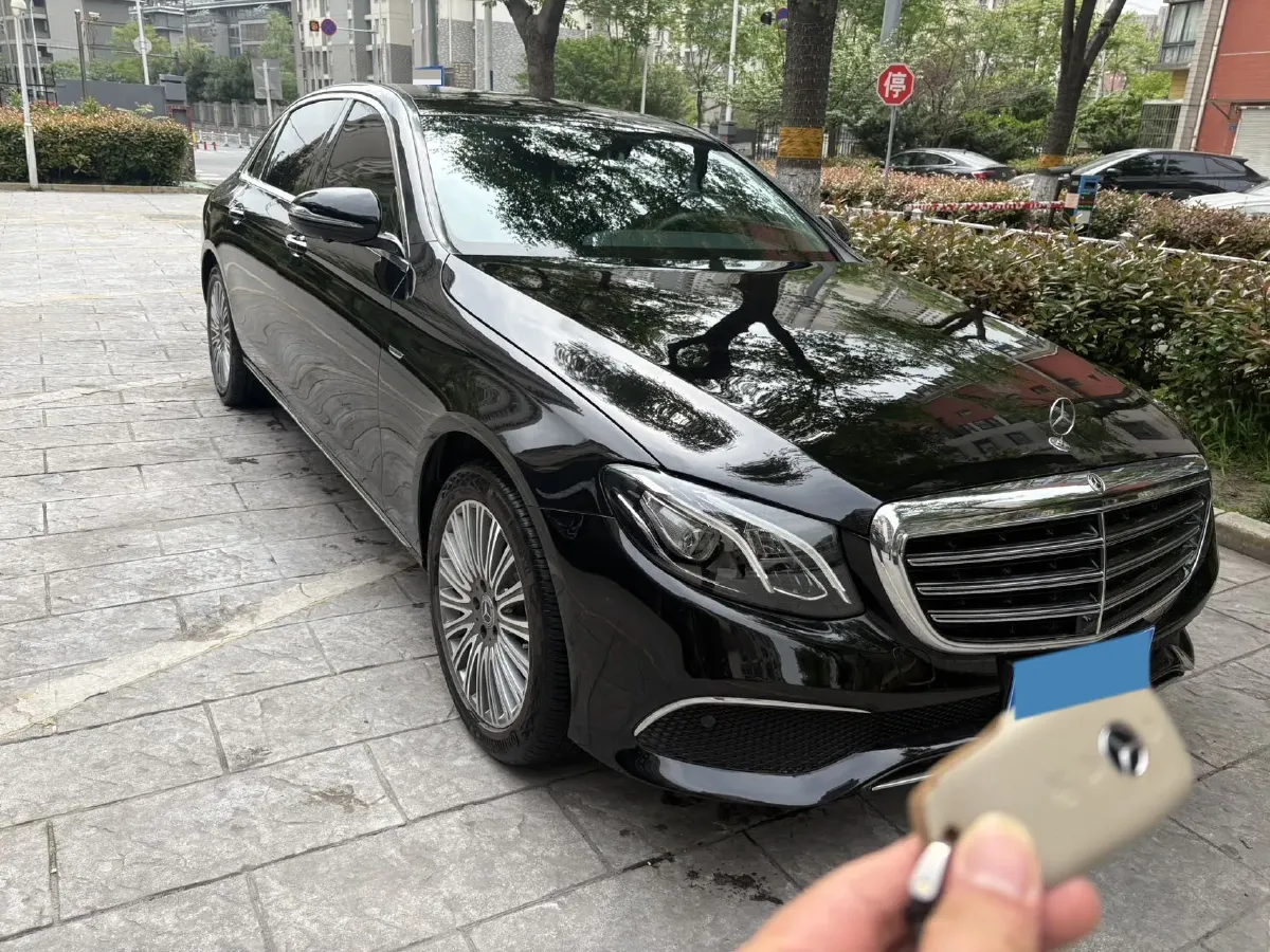 2020 Mercedes-Benz E Class 2.0T 258HP L4 9AT,autocango,china used car exporter,china ev exporter,chinese used car exporter,chinese used ev exporter