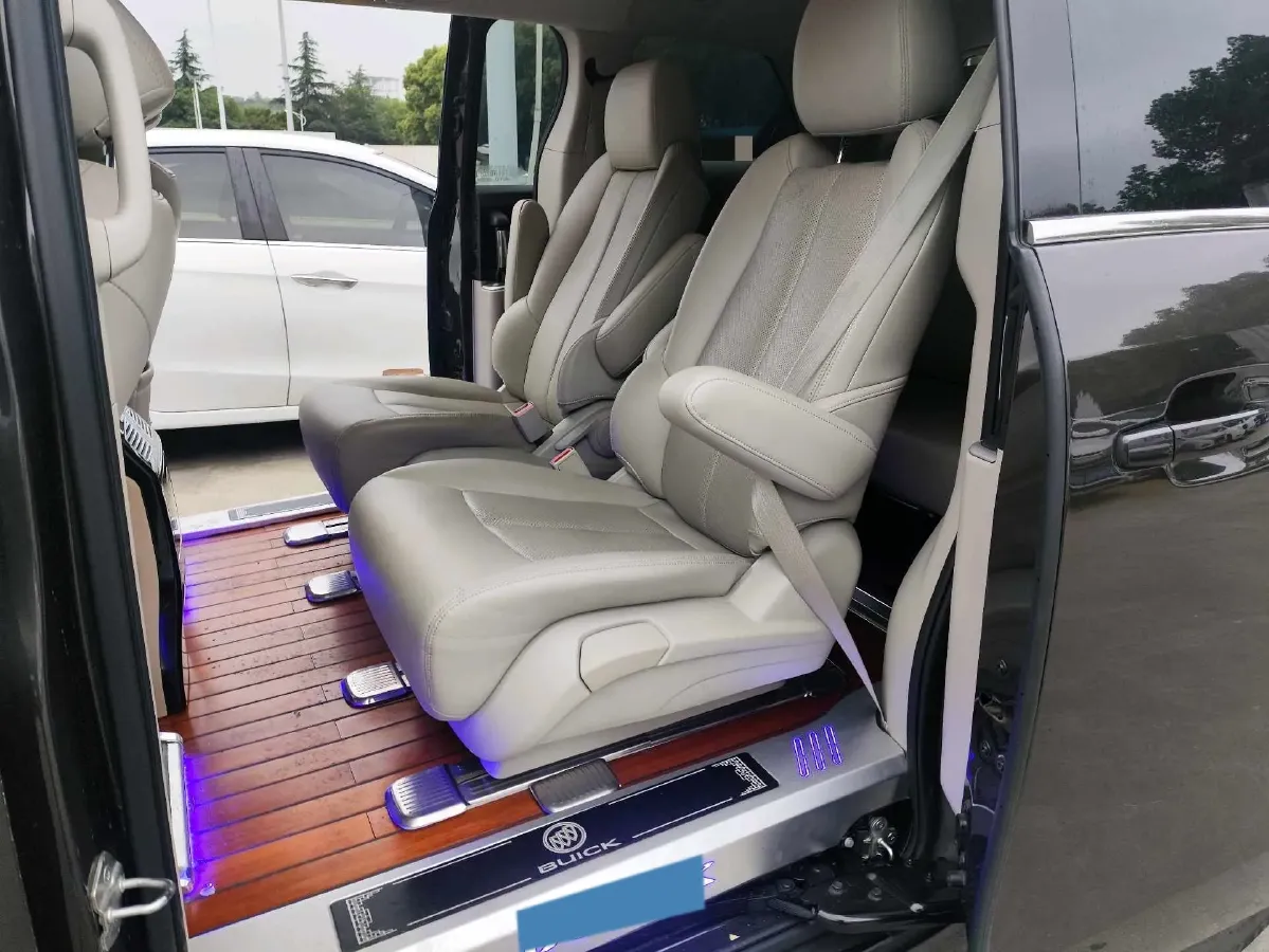 2021 Buick GL8 2.0T 237HP L4 9AT,autocango,china used car exporter,china ev exporter,chinese used car exporter,chinese used ev exporter