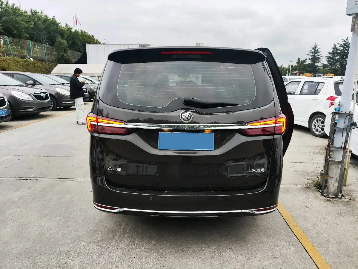 2021 Buick GL8 2.0T 237HP L4 9AT,autocango,china used car exporter,china ev exporter,chinese used car exporter,chinese used ev exporter