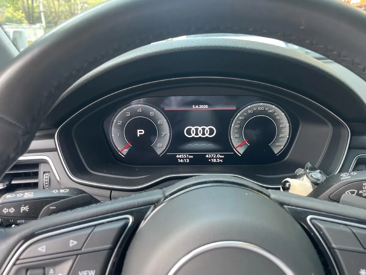 2023 Audi A4L 2.0T 190HP L4 7DCT,autocango,china used car exporter,china ev exporter,chinese used car exporter,chinese used ev exporter