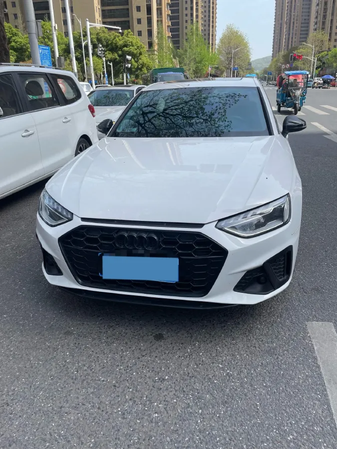2023 Audi A4L 2.0T 190HP L4 7DCT,autocango,china used car exporter,china ev exporter,chinese used car exporter,chinese used ev exporter