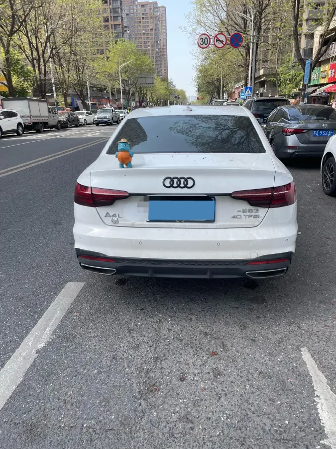 2023 Audi A4L 2.0T 190HP L4 7DCT,autocango,china used car exporter,china ev exporter,chinese used car exporter,chinese used ev exporter