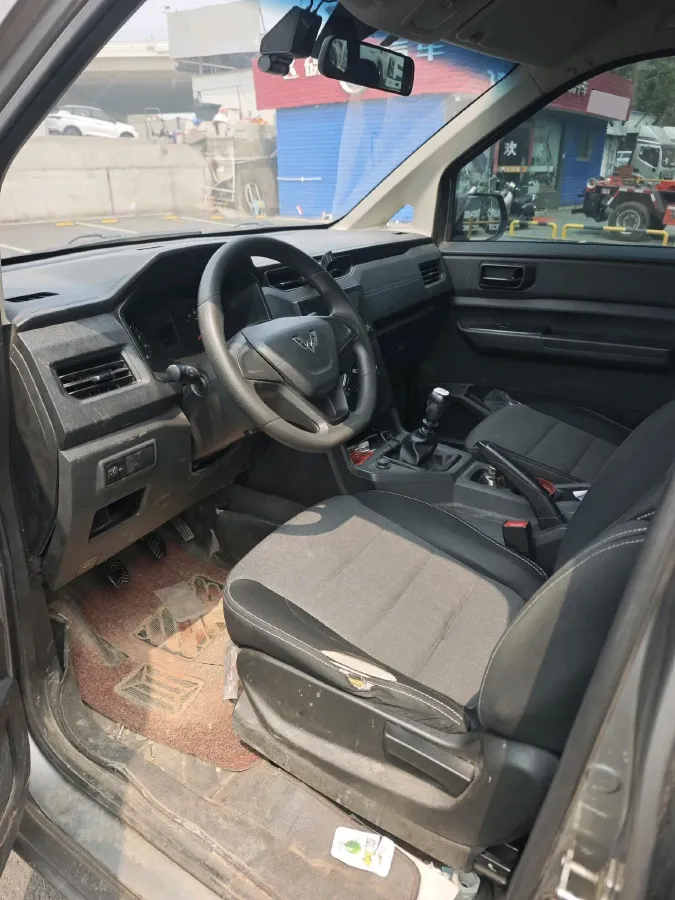 2019 Venucia M50V 1.5L 112HP L4 5MT,autocango,china used car exporter,china ev exporter,chinese used car exporter,chinese used ev exporter