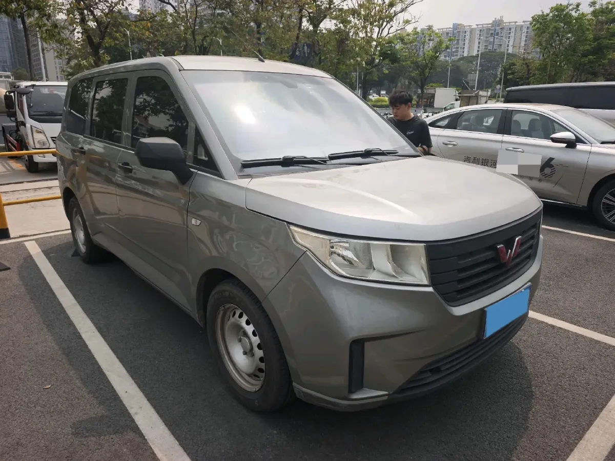 2019 Venucia M50V 1.5L 112HP L4 5MT,autocango,china used car exporter,china ev exporter,chinese used car exporter,chinese used ev exporter