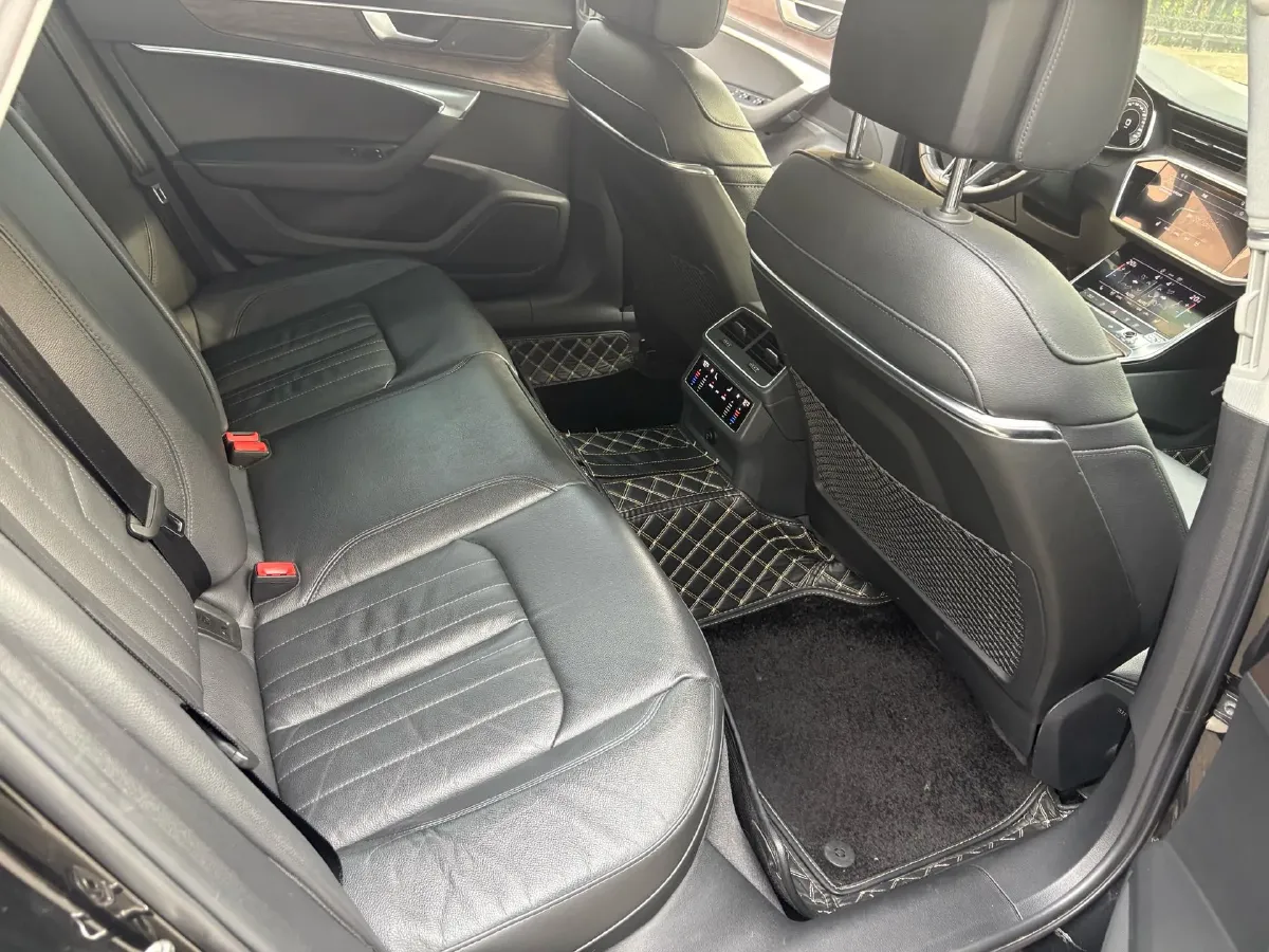 2022 Audi A6L 2.0T 224HP L4 7DCT,autocango,china used car exporter,china ev exporter,chinese used car exporter,chinese used ev exporter