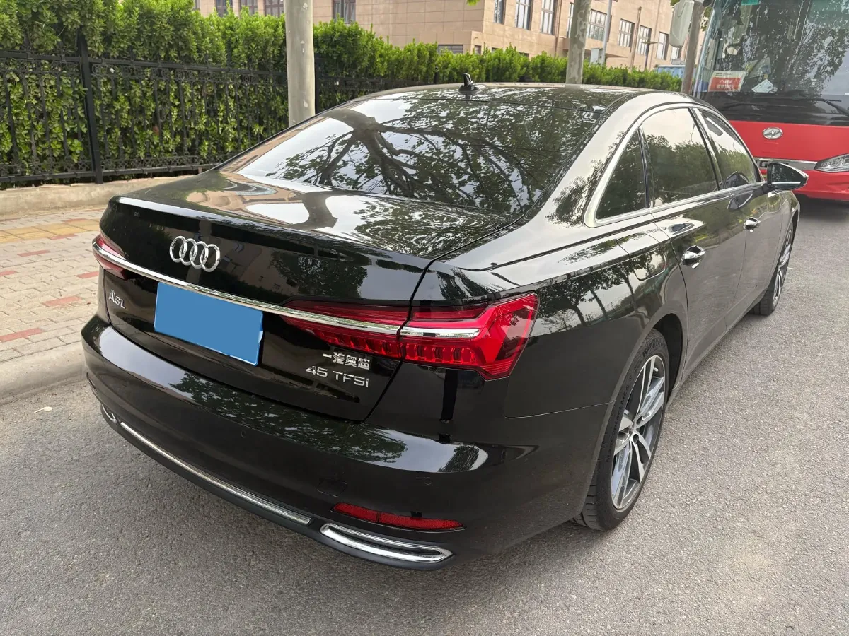 2022 Audi A6L 2.0T 224HP L4 7DCT,autocango,china used car exporter,china ev exporter,chinese used car exporter,chinese used ev exporter
