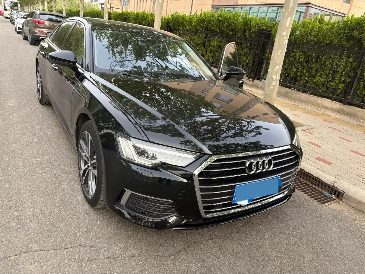 2022 Audi A6L 2.0T 224HP L4 7DCT,autocango,china used car exporter,china ev exporter,chinese used car exporter,chinese used ev exporter