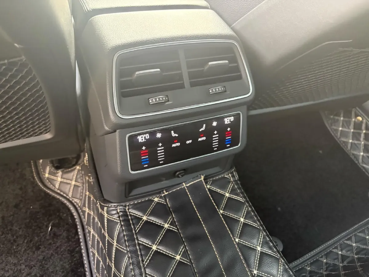 2022 Audi A6L 2.0T 224HP L4 7DCT,autocango,china used car exporter,china ev exporter,chinese used car exporter,chinese used ev exporter