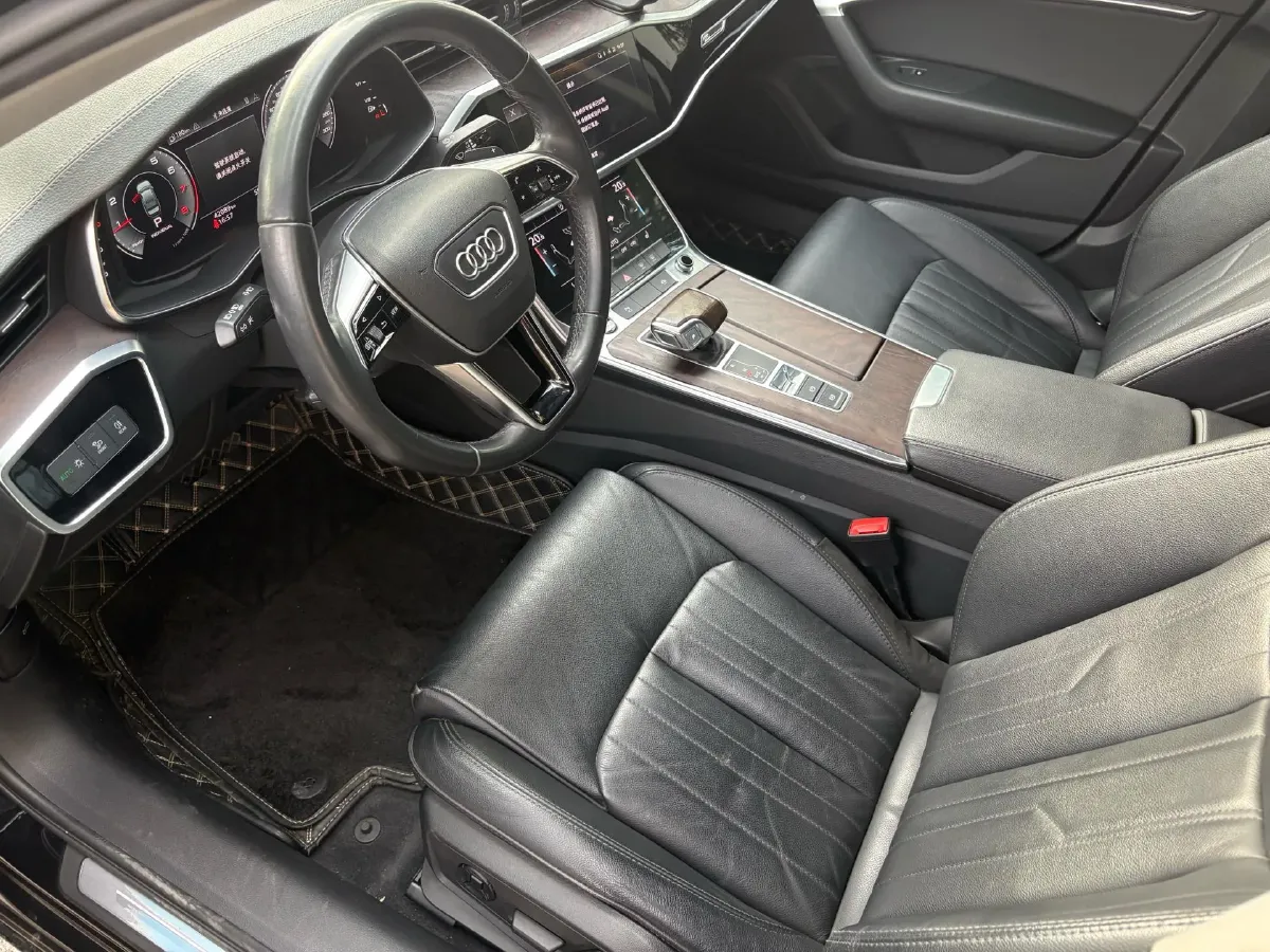 2022 Audi A6L 2.0T 224HP L4 7DCT,autocango,china used car exporter,china ev exporter,chinese used car exporter,chinese used ev exporter