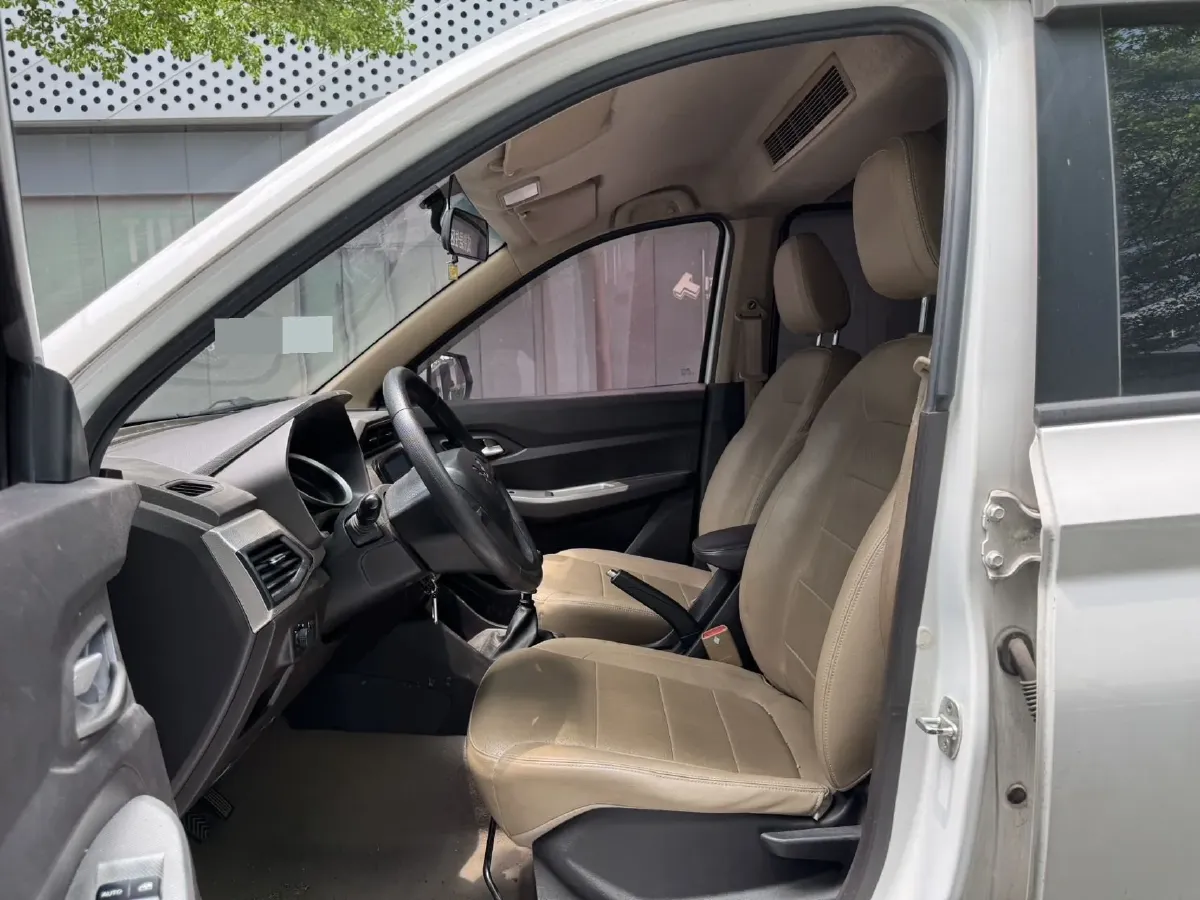 2019 WuLing HongGuang 1.5L 99HP L4 6MT,autocango,china used car exporter,china ev exporter,chinese used car exporter,chinese used ev exporter