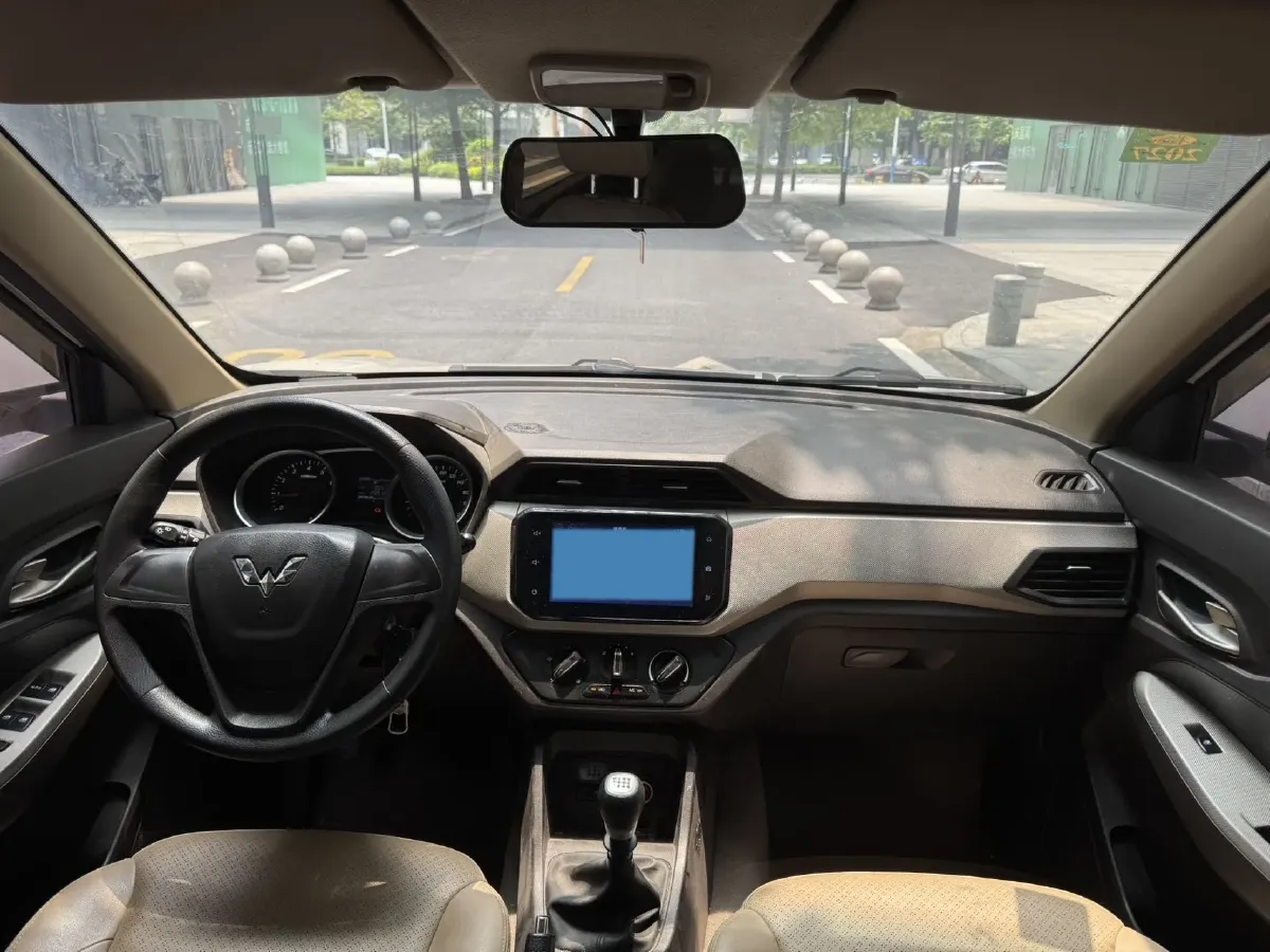 2019 WuLing HongGuang 1.5L 99HP L4 6MT,autocango,china used car exporter,china ev exporter,chinese used car exporter,chinese used ev exporter