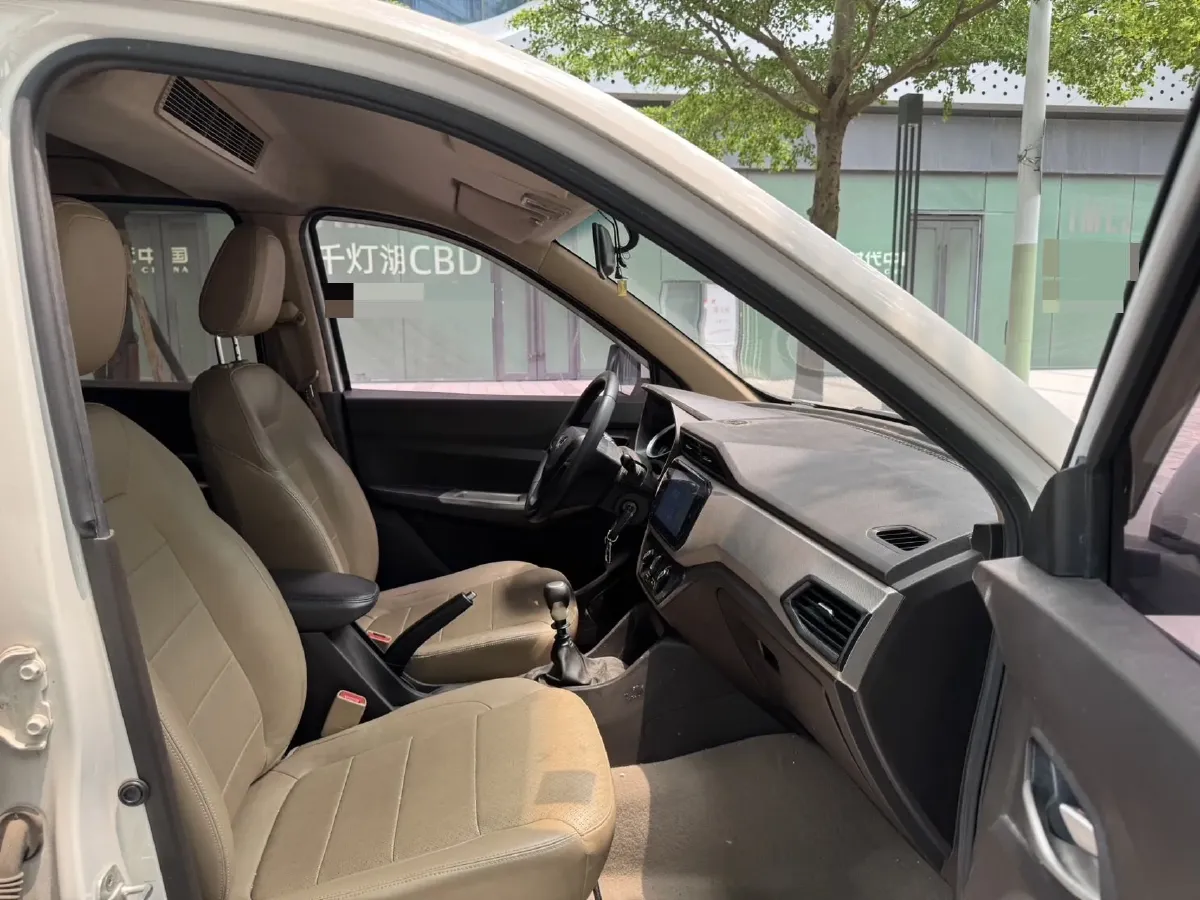 2019 WuLing HongGuang 1.5L 99HP L4 6MT,autocango,china used car exporter,china ev exporter,chinese used car exporter,chinese used ev exporter