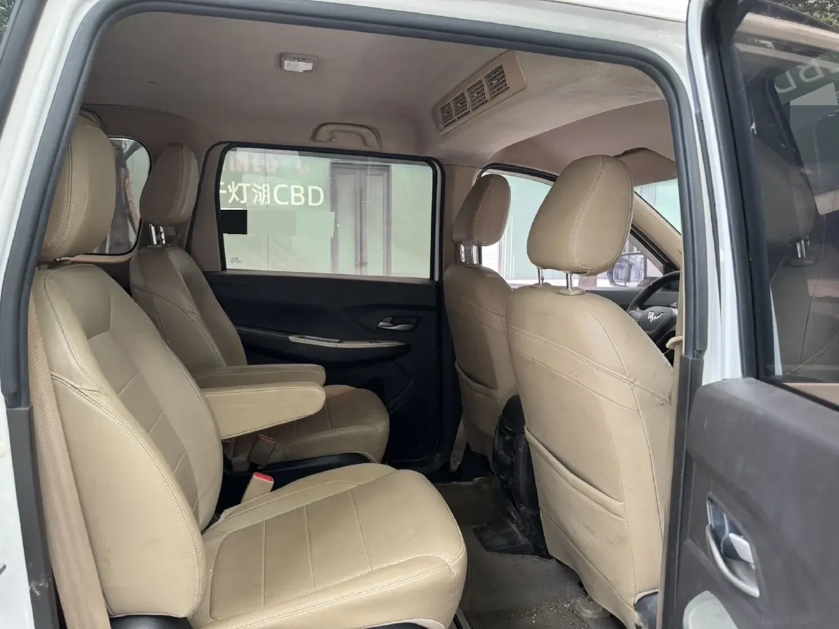 2019 WuLing HongGuang 1.5L 99HP L4 6MT,autocango,china used car exporter,china ev exporter,chinese used car exporter,chinese used ev exporter