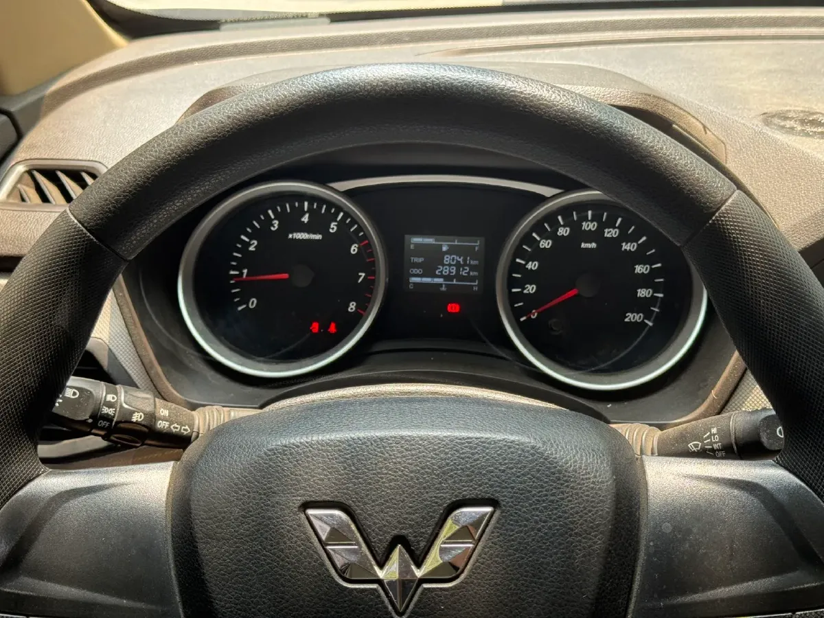 2019 WuLing HongGuang 1.5L 99HP L4 6MT,autocango,china used car exporter,china ev exporter,chinese used car exporter,chinese used ev exporter