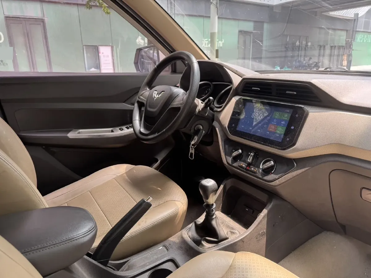 2019 WuLing HongGuang 1.5L 99HP L4 6MT,autocango,china used car exporter,china ev exporter,chinese used car exporter,chinese used ev exporter