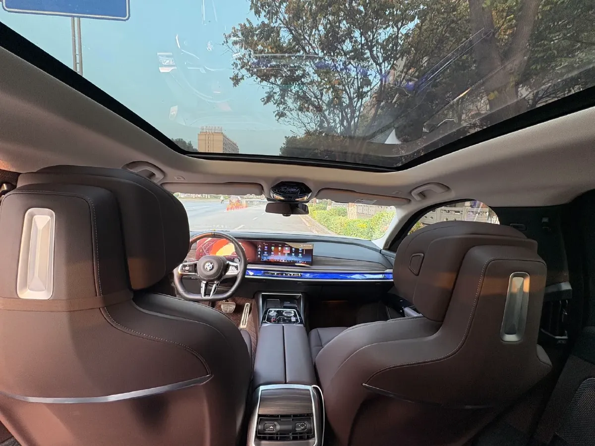 2023 BMW 7 Series 3.0T 272HP L6 8AT,autocango,china used car exporter,china ev exporter,chinese used car exporter,chinese used ev exporter