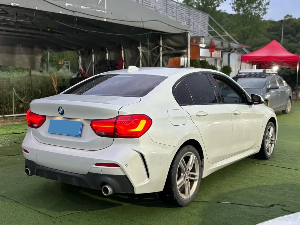 2020 BMW 1 Series 1.5T 140HP L3 7DCT,autocango,china used car exporter,china ev exporter,chinese used car exporter,chinese used ev exporter