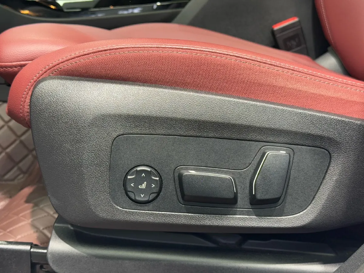 2023 BMW X3 2.0T 245HP L4 8AT,autocango,china used car exporter,china ev exporter,chinese used car exporter,chinese used ev exporter