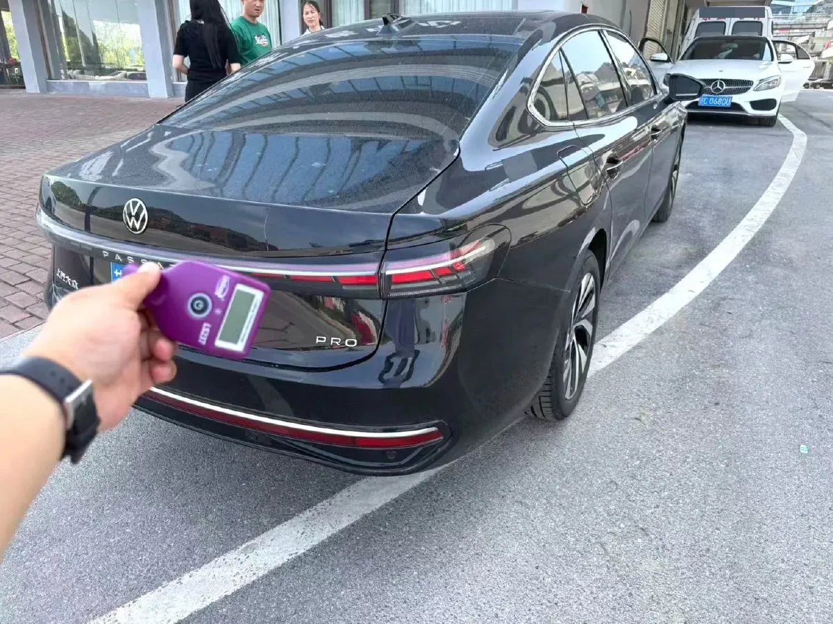 2025 Volkswagen Passat 2.0T 220HP L4 7DCT,autocango,china used car exporter,china ev exporter,chinese used car exporter,chinese used ev exporter