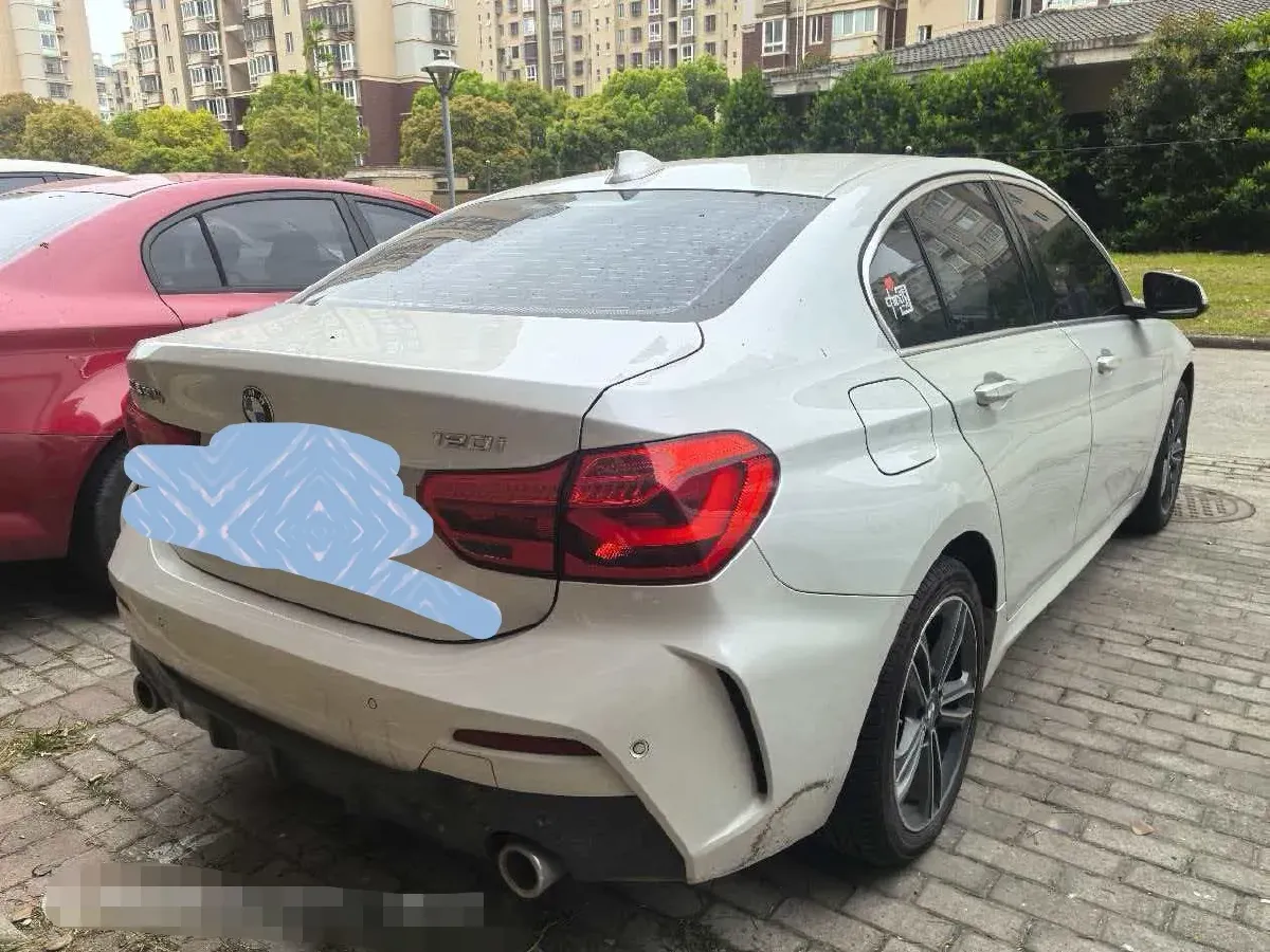 2021 BMW 1 Series 1.5T 140HP L3 7DCT,autocango,china used car exporter,china ev exporter,chinese used car exporter,chinese used ev exporter