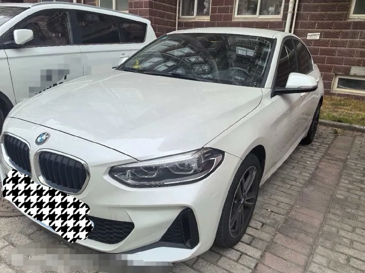 2021 BMW 1 Series 1.5T 140HP L3 7DCT,autocango,china used car exporter,china ev exporter,chinese used car exporter,chinese used ev exporter