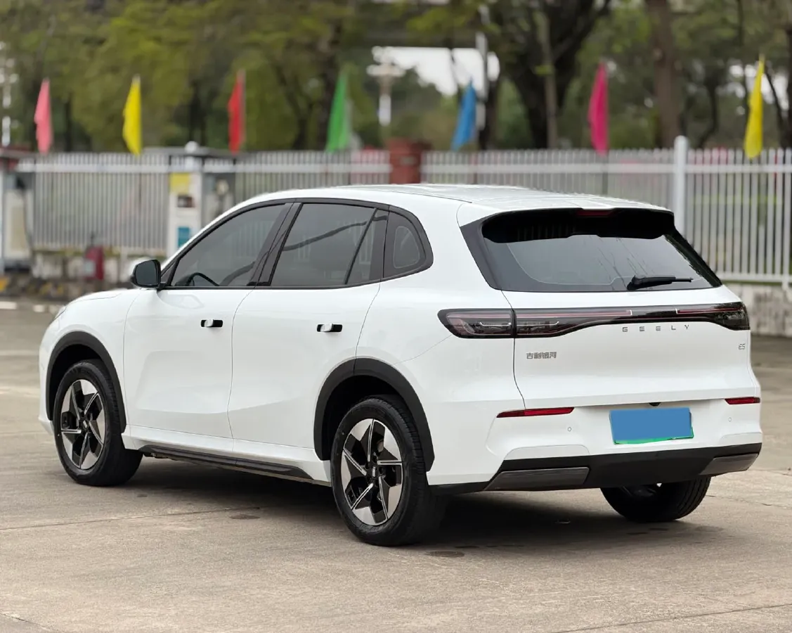 2024 LanDian E5 1.5L 110HP L4 E-CVT PHEV 17.52KWH,autocango,china used car exporter,china ev exporter,chinese used car exporter,chinese used ev exporter