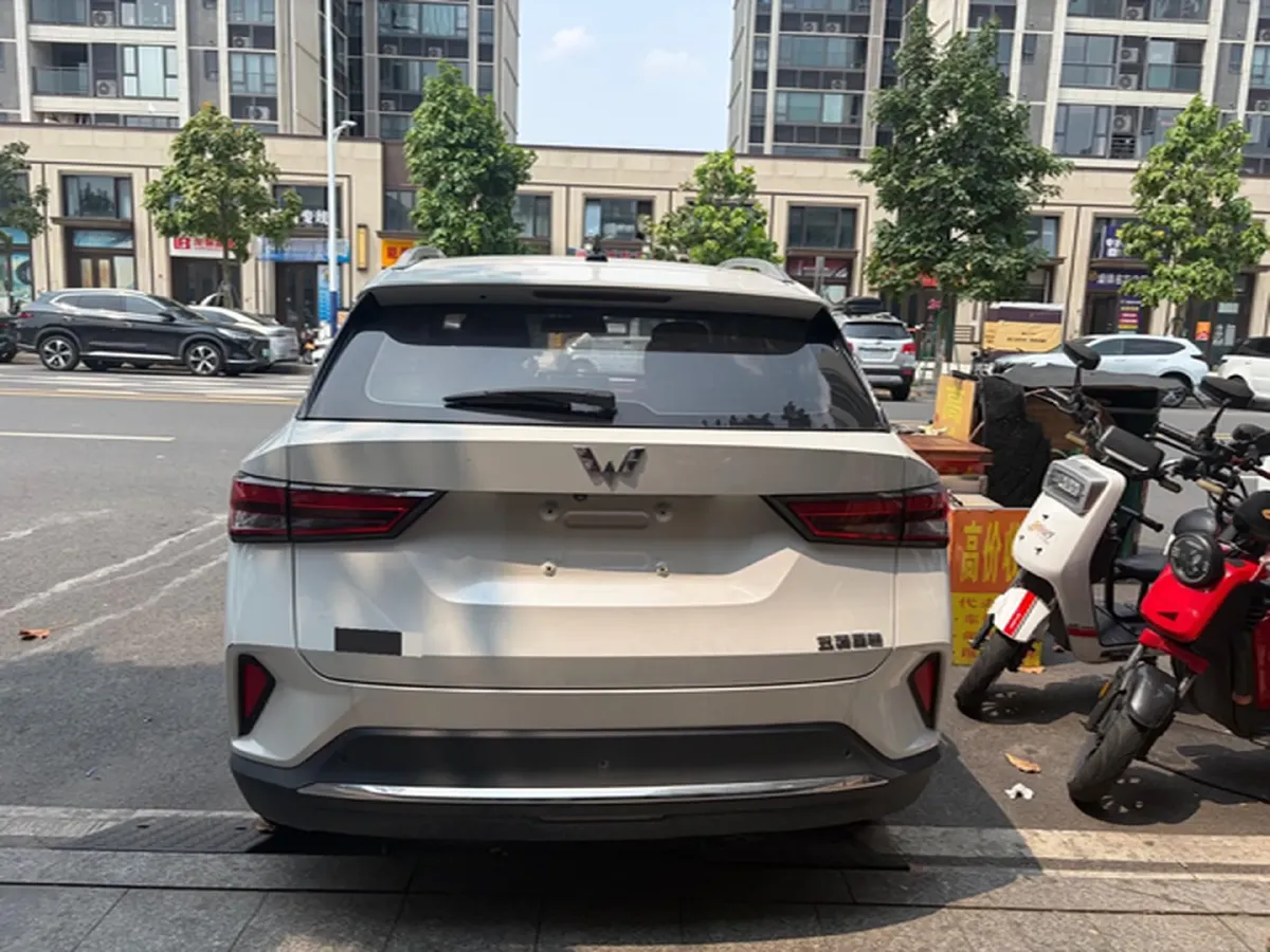 2022 WuLing XingChi 1.5L 99HP L4 6MT,autocango,china used car exporter,china ev exporter,chinese used car exporter,chinese used ev exporter