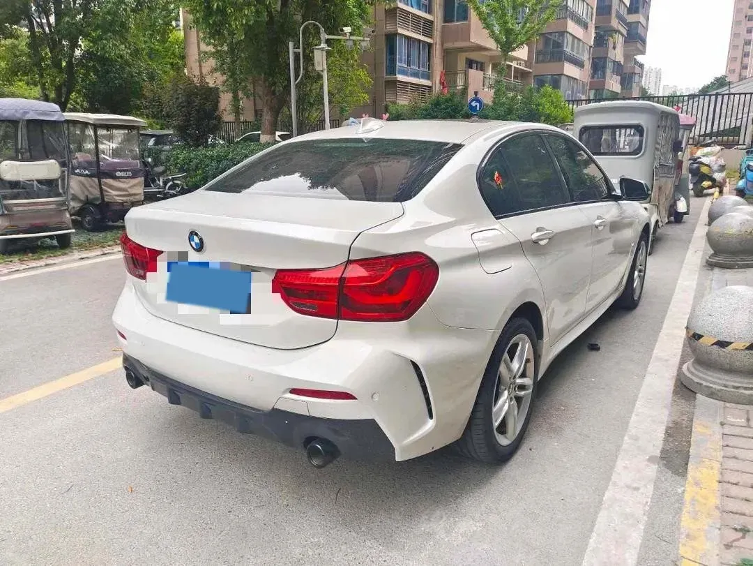 2021 BMW 1 Series 1.5T 140HP L3 7DCT,autocango,china used car exporter,china ev exporter,chinese used car exporter,chinese used ev exporter