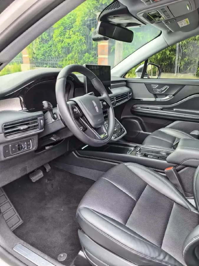 2022 Lincoln Corsair 2.0T 245HP L4 8AT,autocango,china used car exporter,china ev exporter,chinese used car exporter,chinese used ev exporter