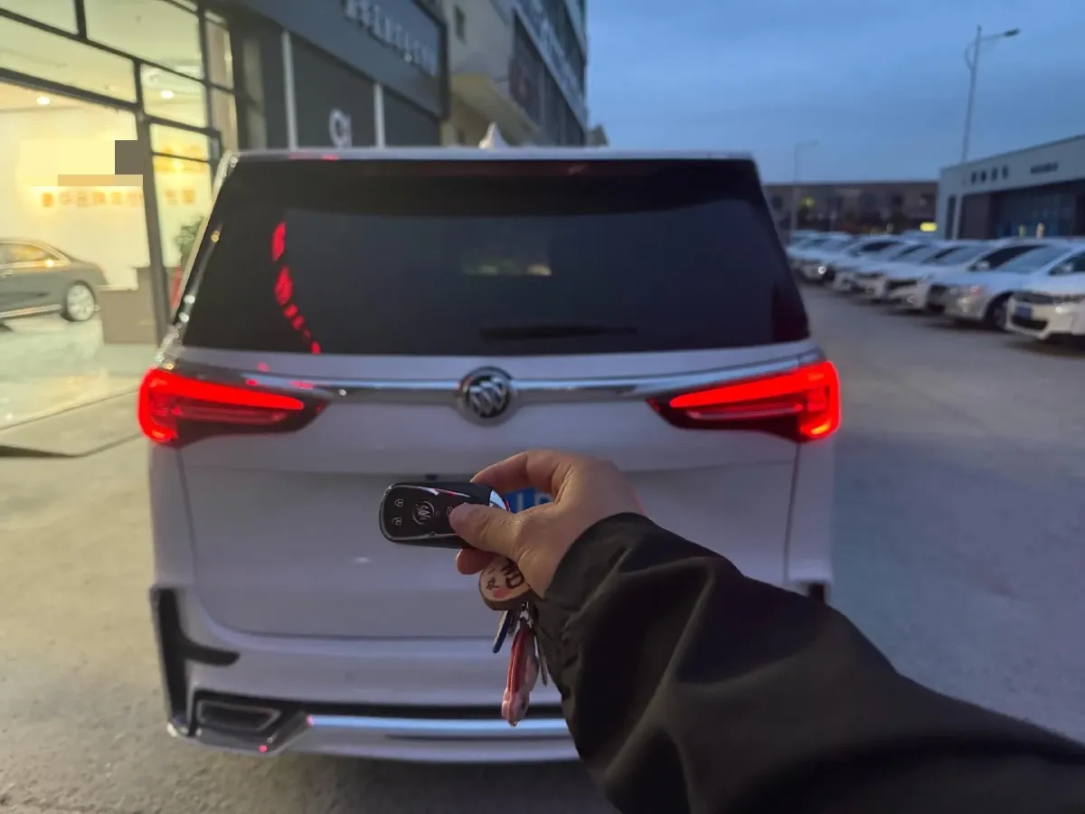 2021 Buick GL8 2.0T 237HP L4 9AT,autocango,china used car exporter,china ev exporter,chinese used car exporter,chinese used ev exporter