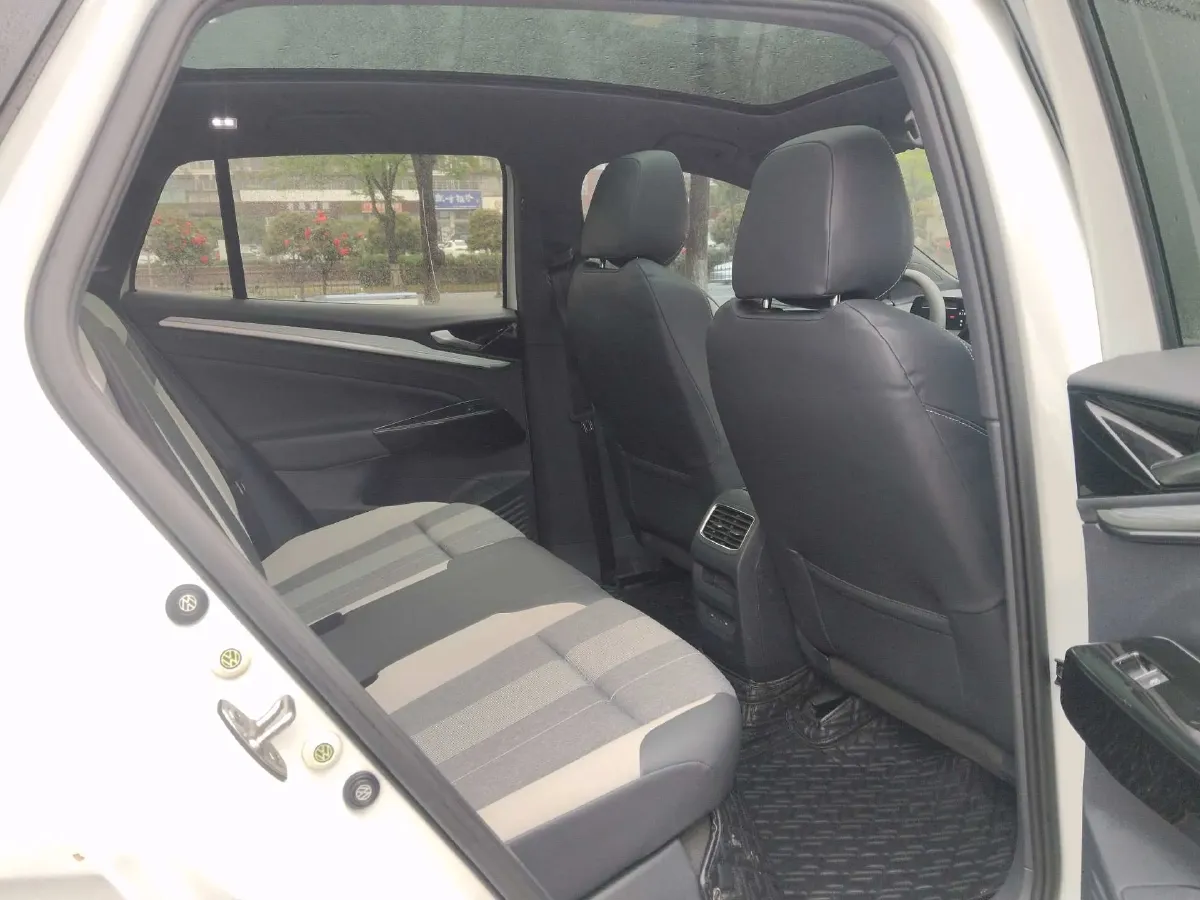 2022 Volkswagen ID.4 Crozz BEV 84.8KWH,autocango,china used car exporter,china ev exporter,chinese used car exporter,chinese used ev exporter