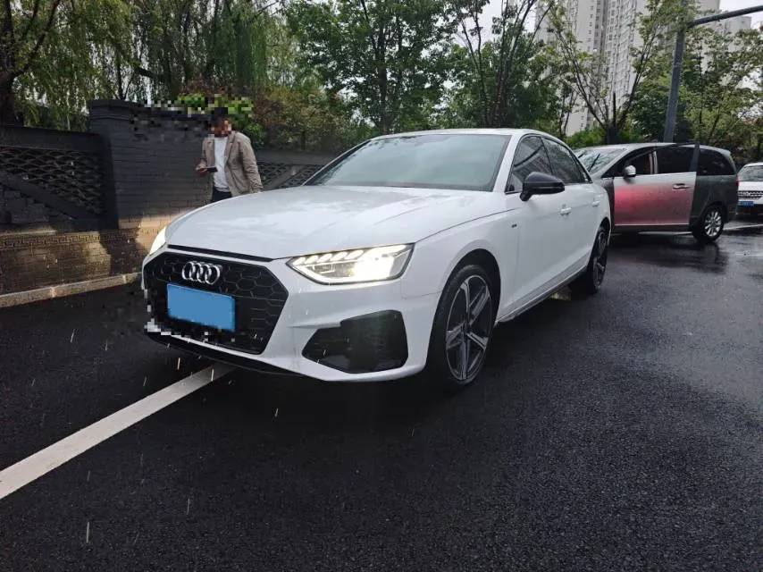 2024 Audi A4L 2.0T 190HP L4 7DCT,autocango,china used car exporter,china ev exporter,chinese used car exporter,chinese used ev exporter
