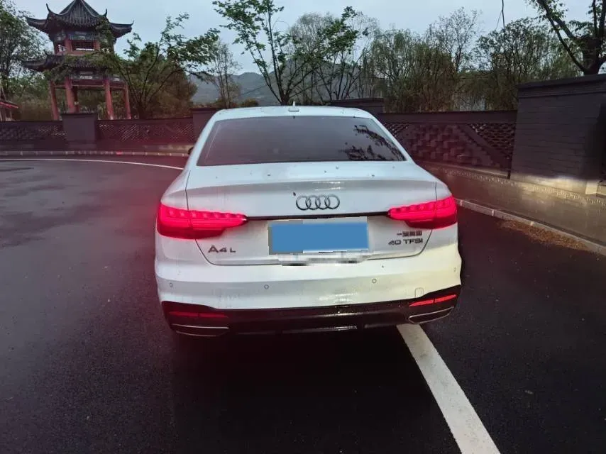 2024 Audi A4L 2.0T 190HP L4 7DCT,autocango,china used car exporter,china ev exporter,chinese used car exporter,chinese used ev exporter