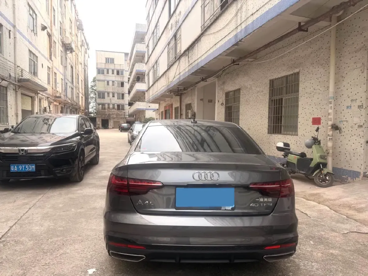 2023 Audi A4L 2.0T 190HP L4 7DCT,autocango,china used car exporter,china ev exporter,chinese used car exporter,chinese used ev exporter