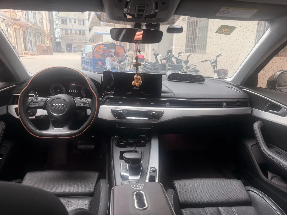 2023 Audi A4L 2.0T 190HP L4 7DCT,autocango,china used car exporter,china ev exporter,chinese used car exporter,chinese used ev exporter