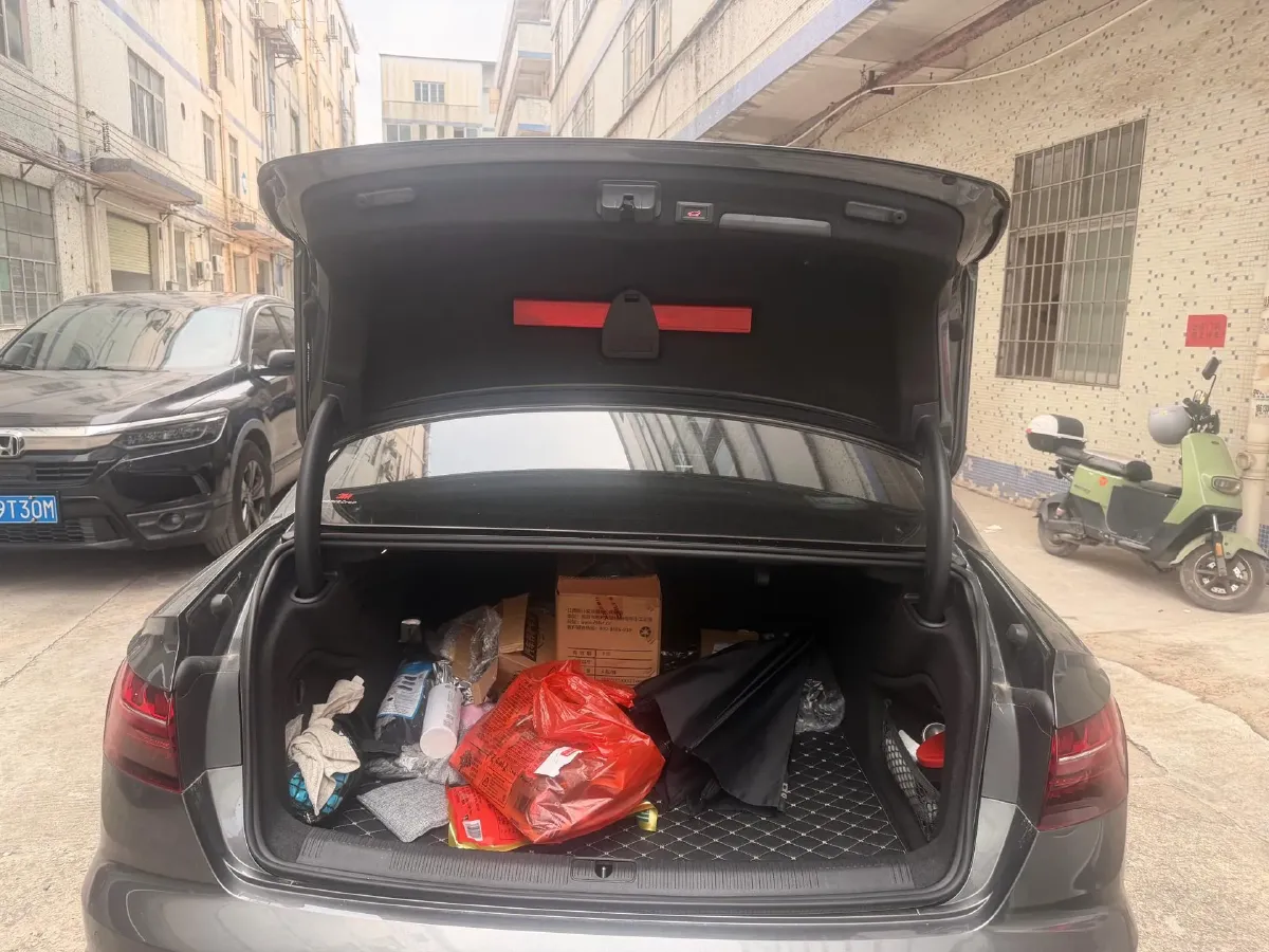 2023 Audi A4L 2.0T 190HP L4 7DCT,autocango,china used car exporter,china ev exporter,chinese used car exporter,chinese used ev exporter