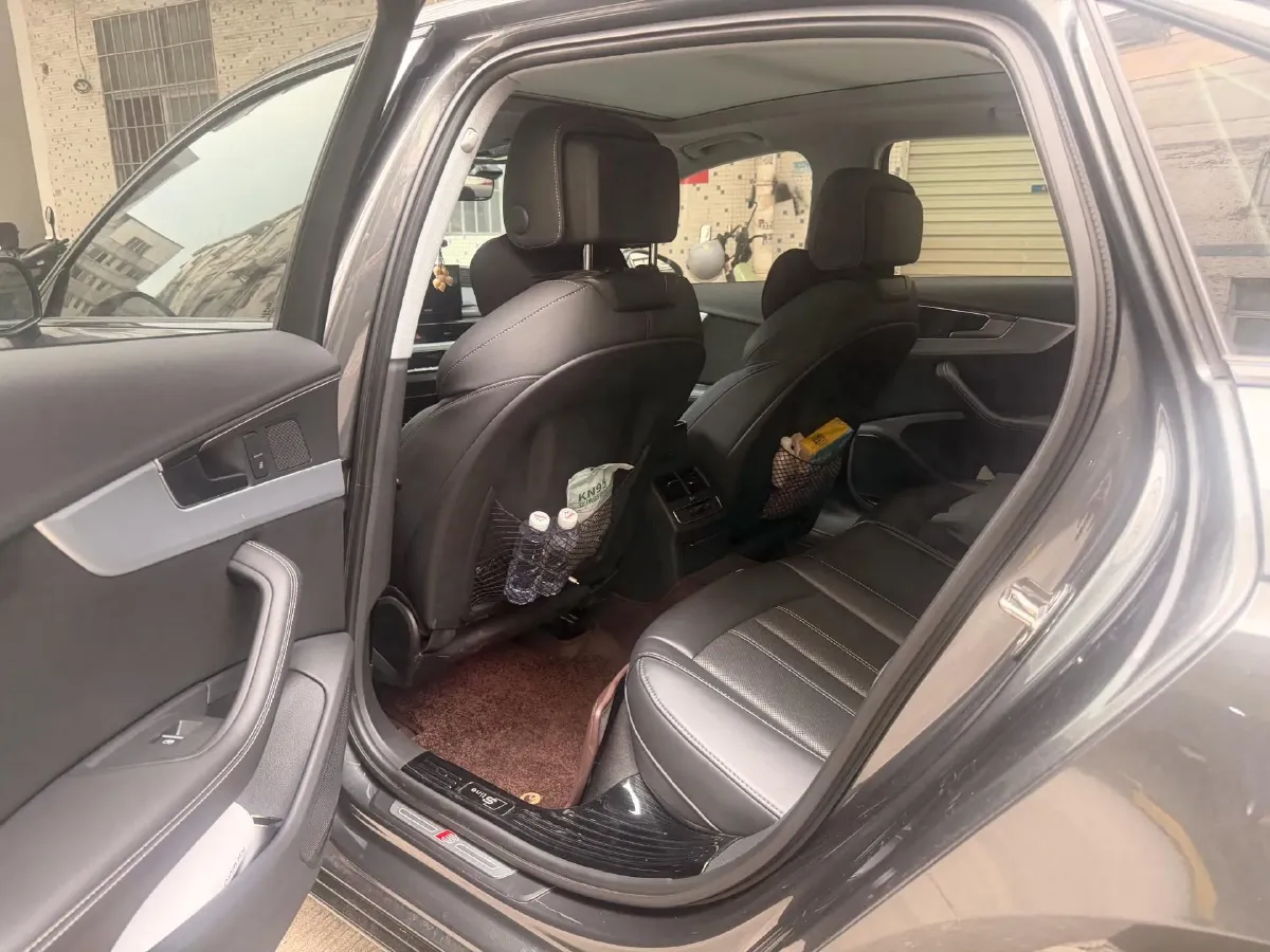 2023 Audi A4L 2.0T 190HP L4 7DCT,autocango,china used car exporter,china ev exporter,chinese used car exporter,chinese used ev exporter