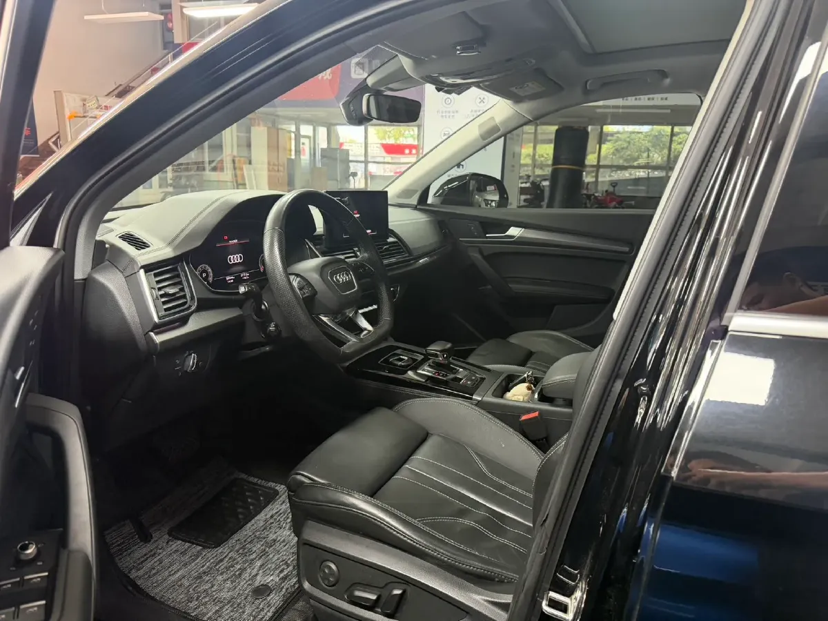 2022 Audi Q5L 2.0T 252HP L4 7DCT,autocango,china used car exporter,china ev exporter,chinese used car exporter,chinese used ev exporter
