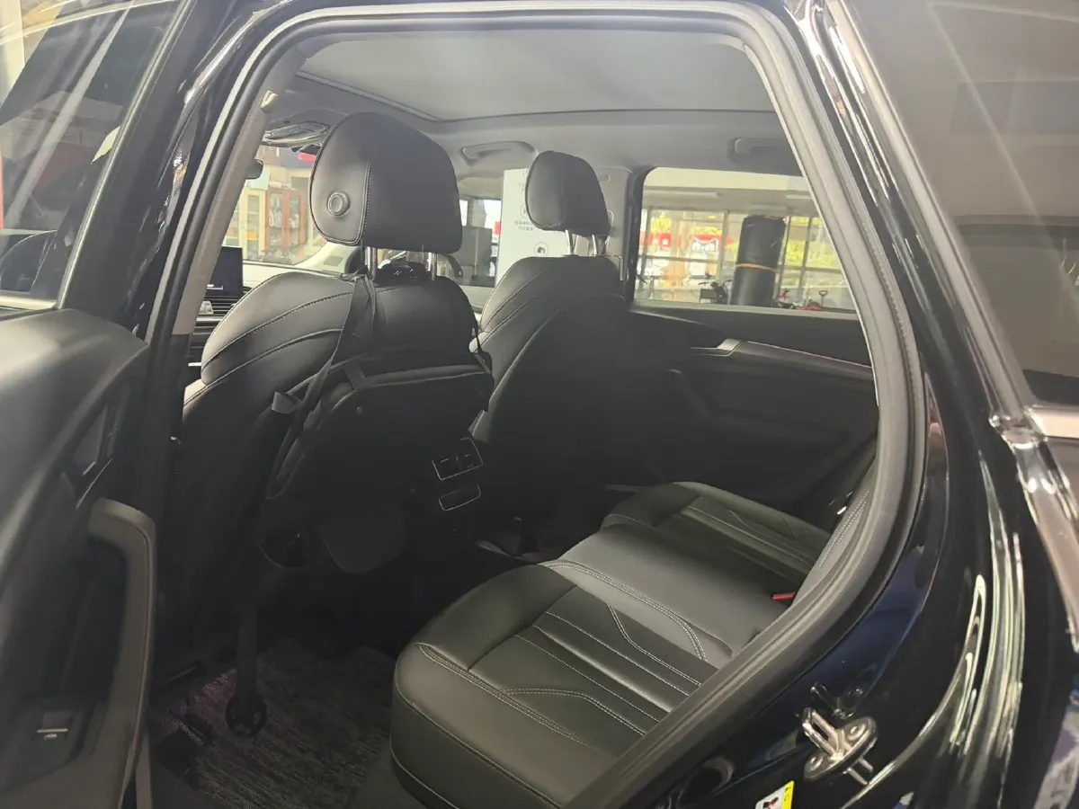 2022 Audi Q5L 2.0T 252HP L4 7DCT,autocango,china used car exporter,china ev exporter,chinese used car exporter,chinese used ev exporter