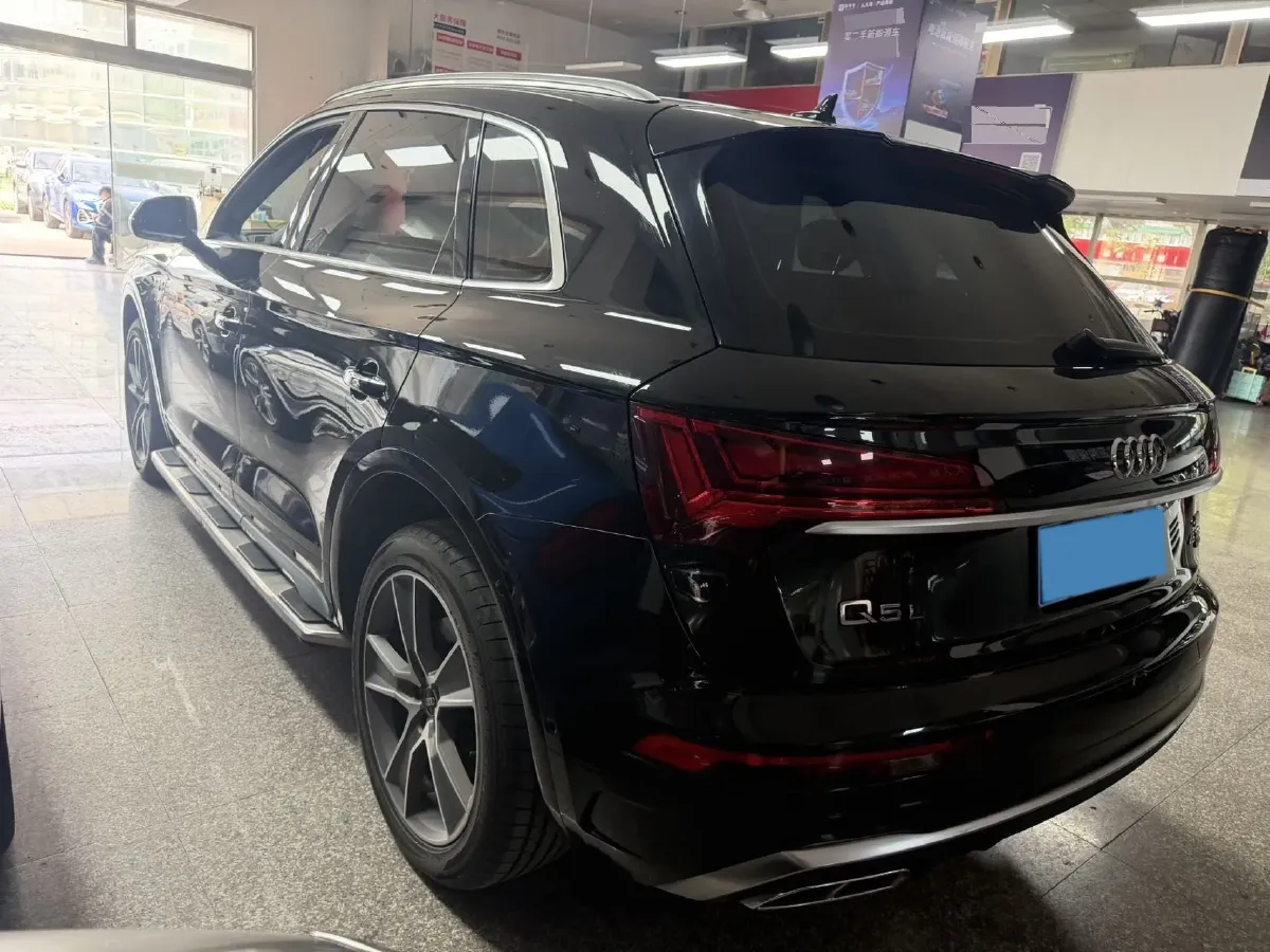 2022 Audi Q5L 2.0T 252HP L4 7DCT,autocango,china used car exporter,china ev exporter,chinese used car exporter,chinese used ev exporter
